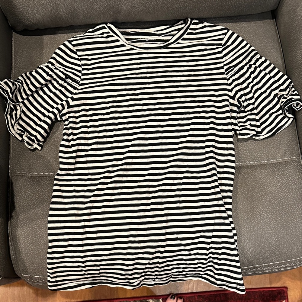 Banana Republic Factory Black and White Striped Ruffle Sleeve Tee